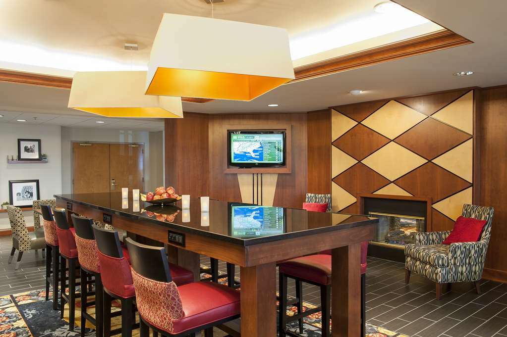 Hampton Inn Charlotte University Place Restaurant photo