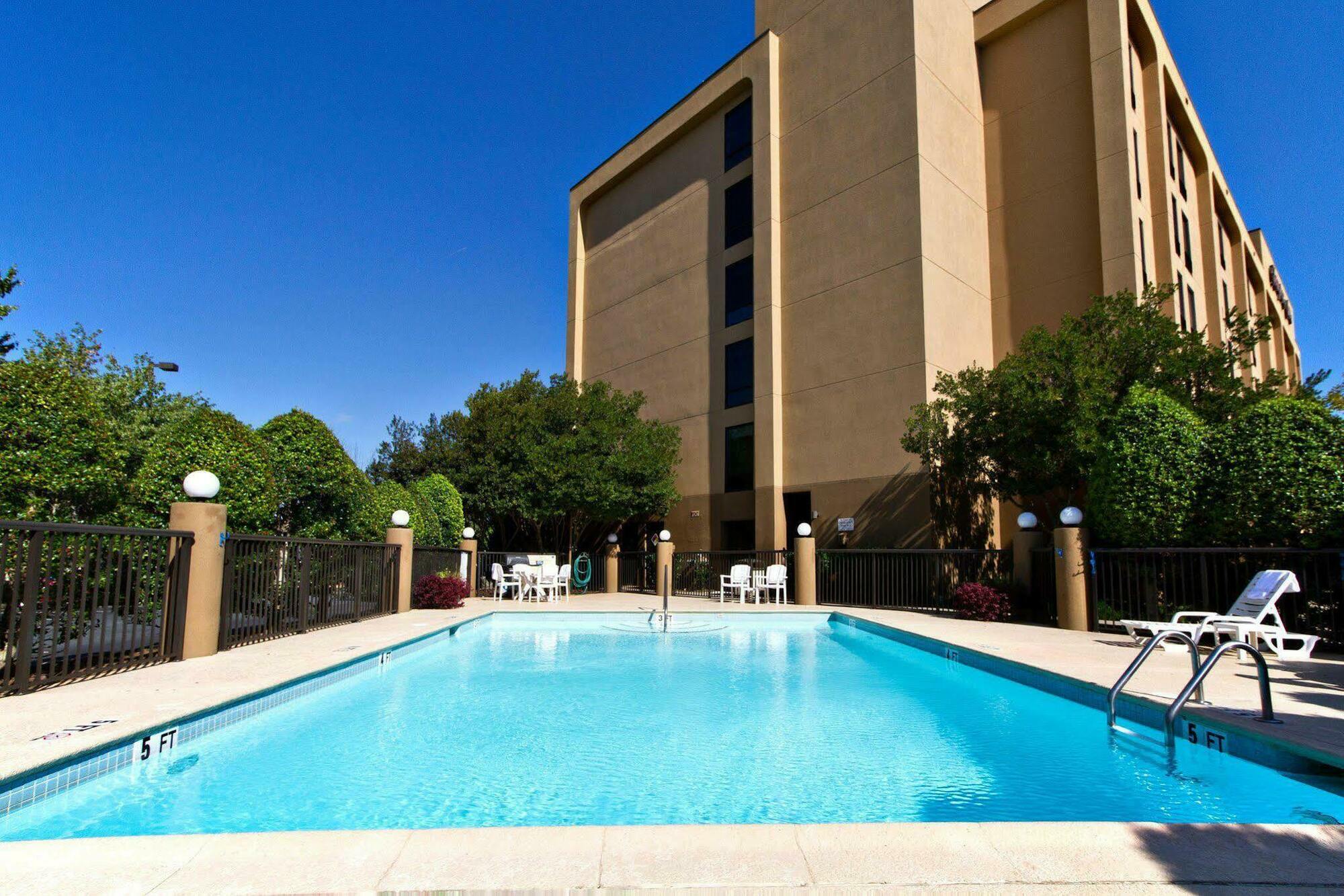 Hampton Inn Charlotte University Place Exterior photo